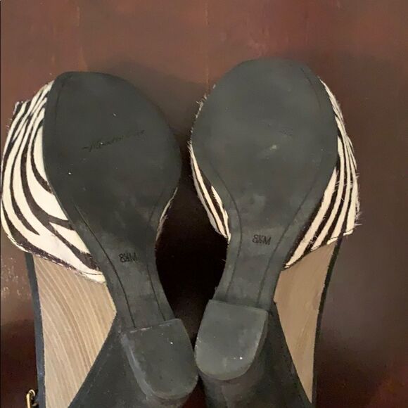 Kenneth Cole zebra design wedges - Picture 3 of 5